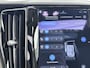 Volvo XC60 T8 Recharge Ultimate Dark | 19" Allseason | Luchtvering |  Geventileerd Nappa | Stoelmassage | Harman Kardon | Trekhaak | Panoramadak | 360 Camera | Getint & Gelaagd Glas