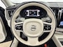 Volvo XC60 T8 Recharge Ultimate Dark | 19" Allseason | Luchtvering |  Geventileerd Nappa | Stoelmassage | Harman Kardon | Trekhaak | Panoramadak | 360 Camera | Getint & Gelaagd Glas