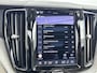 Volvo XC60 T8 Recharge Ultimate Dark | 19" Allseason | Luchtvering |  Geventileerd Nappa | Stoelmassage | Harman Kardon | Trekhaak | Panoramadak | 360 Camera | Getint & Gelaagd Glas