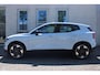 Volvo EX30 Single Motor Extended Range Plus 69 kWh | Apple Carplay/ Android Auto | Elektrisch verstelbare voorstoelen | Voorstoelen verwarmd | Stuurwiel verwarmd | Electronic climate control | 19" Lichtmetalen velgen | Parkeersensoren voor + achter | Warmtepomp |