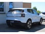 Volvo EX30 Single Motor Extended Range Plus 69 kWh | Apple Carplay/ Android Auto | Elektrisch verstelbare voorstoelen | Voorstoelen verwarmd | Stuurwiel verwarmd | Electronic climate control | 19" Lichtmetalen velgen | Parkeersensoren voor + achter | Warmtepomp |