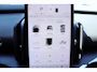 Volvo EX30 Single Motor Extended Range Plus 69 kWh | Apple Carplay/ Android Auto | Elektrisch verstelbare voorstoelen | Voorstoelen verwarmd | Stuurwiel verwarmd | Electronic climate control | 19" Lichtmetalen velgen | Parkeersensoren voor + achter | Warmtepomp |