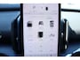 Volvo EX30 Single Motor Extended Range Plus 69 kWh | Apple Carplay/ Android Auto | Elektrisch verstelbare voorstoelen | Voorstoelen verwarmd | Stuurwiel verwarmd | Electronic climate control | 19" Lichtmetalen velgen | Parkeersensoren voor + achter | Warmtepomp |