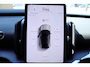 Volvo EX30 Single Motor Extended Range Plus 69 kWh | Apple Carplay/ Android Auto | Elektrisch verstelbare voorstoelen | Voorstoelen verwarmd | Stuurwiel verwarmd | Electronic climate control | 19" Lichtmetalen velgen | Parkeersensoren voor + achter | Warmtepomp |