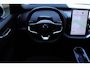Volvo EX30 Single Motor Extended Range Plus 69 kWh | Apple Carplay/ Android Auto | Elektrisch verstelbare voorstoelen | Voorstoelen verwarmd | Stuurwiel verwarmd | Electronic climate control | 19" Lichtmetalen velgen | Parkeersensoren voor + achter | Warmtepomp |