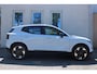 Volvo EX30 Single Motor Extended Range Plus 69 kWh | Apple Carplay/ Android Auto | Elektrisch verstelbare voorstoelen | Voorstoelen verwarmd | Stuurwiel verwarmd | Electronic climate control | 19" Lichtmetalen velgen | Parkeersensoren voor + achter | Warmtepomp |