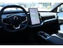 Volvo EX30 Single Motor Extended Range Plus 69 kWh | Apple Carplay/ Android Auto | Elektrisch verstelbare voorstoelen | Voorstoelen verwarmd | Stuurwiel verwarmd | Electronic climate control | 19" Lichtmetalen velgen | Parkeersensoren voor + achter | Warmtepomp |