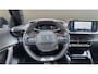 Peugeot e-2008 EV GT Pack 50 kWh | Panorama Dak | Stoelverwarming Voor | Adaptieve Cruise Control | Achteruitrijd Camera | Adaptieve Lane Assist | Keyless Entry | Achteruitrijcamera | Cruise control adaptief met Stop&Go en stuurhulp | Dodehoekdetectie met correctie