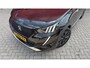Peugeot e-2008 EV GT Pack 50 kWh | Panorama Dak | Stoelverwarming Voor | Adaptieve Cruise Control | Achteruitrijd Camera | Adaptieve Lane Assist | Keyless Entry | Achteruitrijcamera | Cruise control adaptief met Stop&Go en stuurhulp | Dodehoekdetectie met correctie
