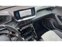 Peugeot e-2008 EV GT Pack 50 kWh | Panorama Dak | Stoelverwarming Voor | Adaptieve Cruise Control | Achteruitrijd Camera | Adaptieve Lane Assist | Keyless Entry | Achteruitrijcamera | Cruise control adaptief met Stop&Go en stuurhulp | Dodehoekdetectie met correctie