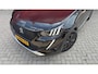 Peugeot e-2008 EV GT Pack 50 kWh | Panorama Dak | Stoelverwarming Voor | Adaptieve Cruise Control | Achteruitrijd Camera | Adaptieve Lane Assist | Keyless Entry | Achteruitrijcamera | Cruise control adaptief met Stop&Go en stuurhulp | Dodehoekdetectie met correctie