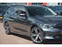 BMW 3-Serie Touring 320i Executive Edition Nederlandse auto 137816 NAP SHADOW LINE nette auto breedset half leren bekleding led navigatie ecc parkeersensoren getinte ramen zwarte raamlijsten