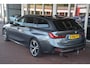 BMW 3-Serie Touring 320i Executive Edition Nederlandse auto 137816 NAP SHADOW LINE nette auto breedset half leren bekleding led navigatie ecc parkeersensoren getinte ramen zwarte raamlijsten