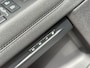 Land Rover Range Rover Evoque 1.5 P300e AWD HSE / Schuif Kantel Dak / Elektrische Stoelen met Geheugen / Elektrische Achterklep / Apple Carplay&Android Auto / 360º Camera / 20'' LM Velgen / Keyless /