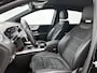 Mercedes-Benz B-klasse 250 e AMG Plug-In Hybride LIchtmetalen velgen | navigatie | MBUX wide screen| Sfeerverlichting | Night Pakket | Neerklapbare ach Inclusief 24 maanden MB Certified garantie voor Europa.