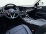Alfa Romeo Giulia 2.0T | automaat | Climate control | Navigatie | Half-Leder | LMV | Parkeer sensoren | Xenon |