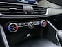 Alfa Romeo Giulia 2.0T | automaat | Climate control | Navigatie | Half-Leder | LMV | Parkeer sensoren | Xenon |