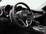 Alfa Romeo Giulia 2.0T | automaat | Climate control | Navigatie | Half-Leder | LMV | Parkeer sensoren | Xenon |