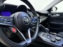 Alfa Romeo Giulia 2.0T | automaat | Climate control | Navigatie | Half-Leder | LMV | Parkeer sensoren | Xenon |