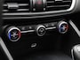 Alfa Romeo Giulia 2.0T | automaat | Climate control | Navigatie | Half-Leder | LMV | Parkeer sensoren | Xenon |