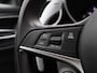Alfa Romeo Giulia 2.0T | automaat | Climate control | Navigatie | Half-Leder | LMV | Parkeer sensoren | Xenon |