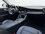 Alfa Romeo Giulia 2.0T | automaat | Climate control | Navigatie | Half-Leder | LMV | Parkeer sensoren | Xenon |