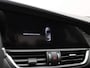 Alfa Romeo Giulia 2.0T | automaat | Climate control | Navigatie | Half-Leder | LMV | Parkeer sensoren | Xenon |