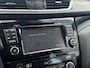 Nissan Qashqai 1.6 N-Connecta / Navigatie / Trekhaak (1500KG trekgewicht) / Stoelverwarming /