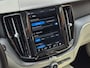 Volvo XC60 2.0 T6 Plug-in hybrid AWD Core Bright | Trekhaak | Panoramadak | Pilot Assist | Stoelverwarming