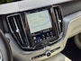 Volvo XC60 2.0 T6 Plug-in hybrid AWD Core Bright | Trekhaak | Panoramadak | Pilot Assist | Stoelverwarming