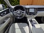 Volvo XC60 2.0 T6 Plug-in hybrid AWD Core Bright | Trekhaak | Panoramadak | Pilot Assist | Stoelverwarming
