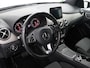 Mercedes-Benz B-klasse 180 Ambition Bluetooth, Cruise control, Parkeersensoren voor/achter, Warmtewerend glas, Audio-navigatie full map, Family Edition-pakket Luxe, comfort en veelzijdigheid in een stijlvolle hatchback. Dankzij het ruime interieur en de hoge zitpositie geniet je van een comfortabele rijervaring, terwijl de hoogwaardige afwerking zo