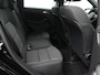 Mercedes-Benz B-klasse 180 Ambition Bluetooth, Cruise control, Parkeersensoren voor/achter, Warmtewerend glas, Audio-navigatie full map, Family Edition-pakket Luxe, comfort en veelzijdigheid in een stijlvolle hatchback. Dankzij het ruime interieur en de hoge zitpositie geniet je van een comfortabele rijervaring, terwijl de hoogwaardige afwerking zo