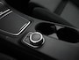 Mercedes-Benz B-klasse 180 Ambition Bluetooth, Cruise control, Parkeersensoren voor/achter, Warmtewerend glas, Audio-navigatie full map, Family Edition-pakket Luxe, comfort en veelzijdigheid in een stijlvolle hatchback. Dankzij het ruime interieur en de hoge zitpositie geniet je van een comfortabele rijervaring, terwijl de hoogwaardige afwerking zo