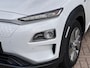 Hyundai Kona Electric EV PREMIUM 64 kWh WARMTEPOMP FASE 3 SOH 100 % ||STOELVRM+VERKOELING|||LANEASSIST|ADAPT.CRUISE|ELEK.STOEL|KEYLESSGO|