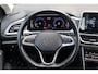 Volkswagen T-Roc 1.5 TSI Style 150PK TREKHAAK|AUTOMAAT | Achteruitrijcamera standaard | Airco (automatisch) | Stuurwiel verwarmd