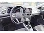 Volkswagen T-Roc 1.5 TSI Style 150PK TREKHAAK|AUTOMAAT | Achteruitrijcamera standaard | Airco (automatisch) | Stuurwiel verwarmd