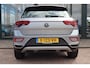 Volkswagen T-Roc 1.5 TSI Style 150PK TREKHAAK|AUTOMAAT | Achteruitrijcamera standaard | Airco (automatisch) | Stuurwiel verwarmd