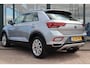 Volkswagen T-Roc 1.5 TSI Style 150PK TREKHAAK|AUTOMAAT | Achteruitrijcamera standaard | Airco (automatisch) | Stuurwiel verwarmd