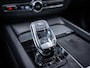 Volvo XC60 2.0 T6 Plug-in hybrid AWD Plus Black Edition - Pano l H&K l Mem. l Trekhaak