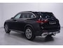 Mercedes-Benz GLC 300e 4-matic GLC 300 e 4MATIC AT mit EQ Hybrid Tech AMG-pakket private-glas LED-verlichting 360-Camera wegklapbare-trekhaak allu-dakrails electrische achterklep ACC electrisch bedienbare voorstoelen met memo APPLE-Carplay Navigatie DAB-ontvangst lederen/alcantara bekleding sfeerverlichting v