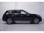 Mercedes-Benz GLC 300e 4-matic GLC 300 e 4MATIC AT mit EQ Hybrid Tech AMG-pakket private-glas LED-verlichting 360-Camera wegklapbare-trekhaak allu-dakrails electrische achterklep ACC electrisch bedienbare voorstoelen met memo APPLE-Carplay Navigatie DAB-ontvangst lederen/alcantara bekleding sfeerverlichting v