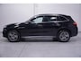Mercedes-Benz GLC 300e 4-matic GLC 300 e 4MATIC AT mit EQ Hybrid Tech AMG-pakket private-glas LED-verlichting 360-Camera wegklapbare-trekhaak allu-dakrails electrische achterklep ACC electrisch bedienbare voorstoelen met memo APPLE-Carplay Navigatie DAB-ontvangst lederen/alcantara bekleding sfeerverlichting v