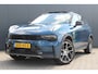 Lynk & Co 01 1.5 | incl. 12 maanden garantie | Black pack | 360 Camera | Virtuele cockpit | Ambiance verlichting | Stoelverwarming | 20 inch velgen | LED koplampen | Adaptieve cruise control | Hoge instap | Plug in hybride