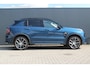 Lynk & Co 01 1.5 | incl. 12 maanden garantie | Black pack | 360 Camera | Virtuele cockpit | Ambiance verlichting | Stoelverwarming | 20 inch velgen | LED koplampen | Adaptieve cruise control | Hoge instap | Plug in hybride