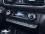 Hyundai Kona 1.6 GDI HEV Premium All Season Banden | Elektrisch Verstelbare Stoelen | Lederen Bekleding | Adaptive Cruise Control | Achteruitrijcamera | Led | Stoel & Stuurverwarming | 18 Inch Lichtmetalen Velgen
