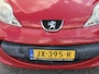 Peugeot 107 1.0-12V XR Inruilauto’s tegen vaste prijzen. Voor meer info: 0638140850 Bij de verkoop van gebruikte voertuigen door CD-Cars wordt geen standaard garantie verstrekt. De koper aanvaardt het voertuig in de staat waarin het zich bevindt op het moment van aankoop