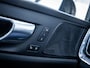 Volvo V60 2.0 T8 Recharge AWD Dark R-Design - Pano l HUD l Memory l Hkardon
