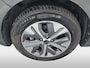 Kia Niro EV e-Niro DynamicLine 64 kWh 3-Fase 1e-Eig. & Dealer-Onderh. BOVAG-Garantie. NL-Auto.