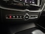 Volvo XC60 2.0 B5 Momentum Pro - Camera / Carplay / Stoel+Stuur verw.